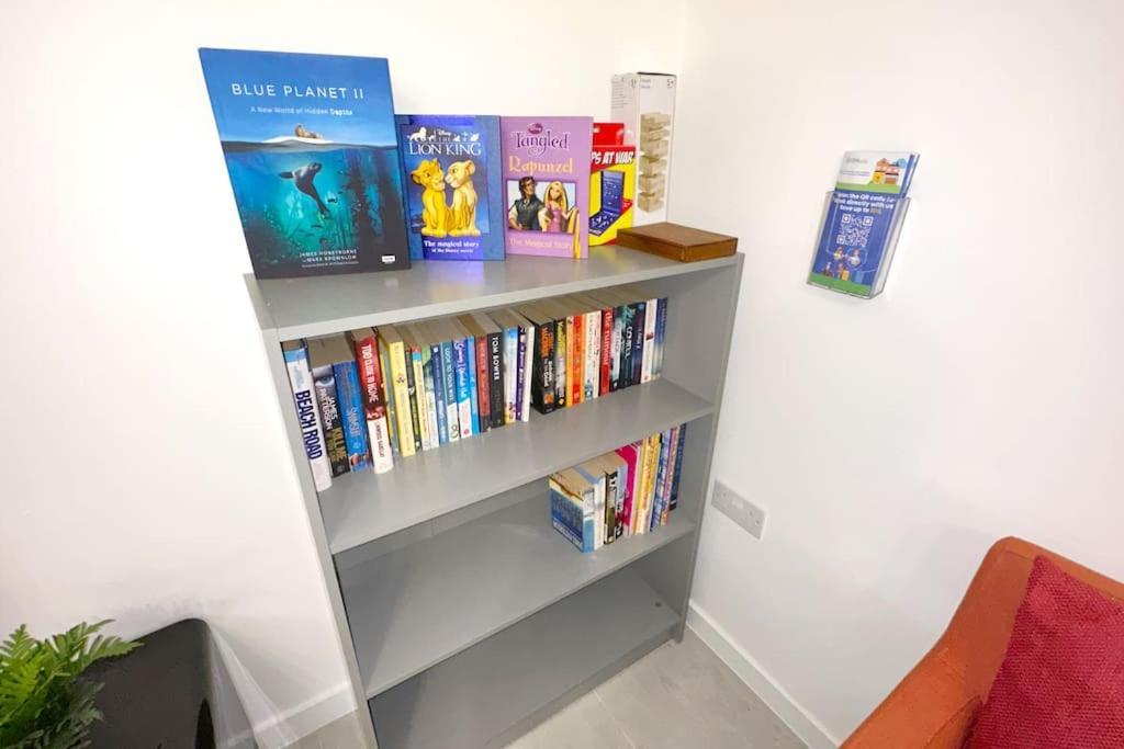 Walnut Flats-F2, 3-Bedroom With Garden & Patio - Ac, Parking, Netflix, Wifi - Close To Oxford, Bicester & Blenheim Palace Экстерьер фото
