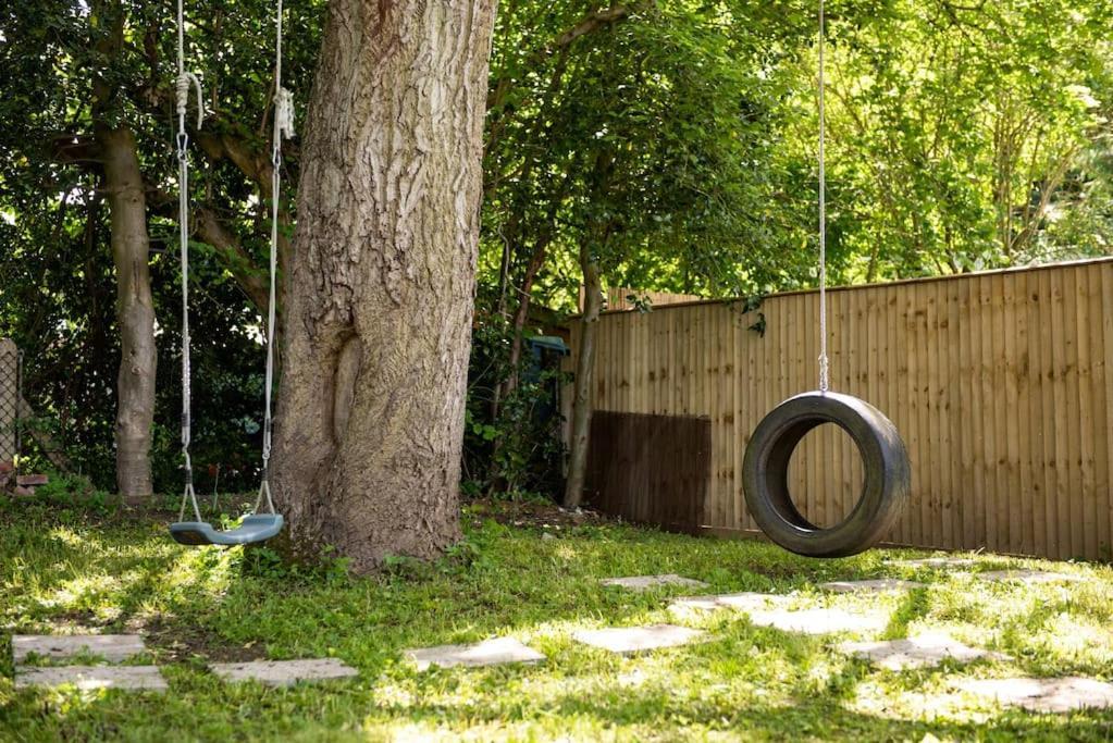 Walnut Flats-F2, 3-Bedroom With Garden & Patio - Ac, Parking, Netflix, Wifi - Close To Oxford, Bicester & Blenheim Palace Экстерьер фото