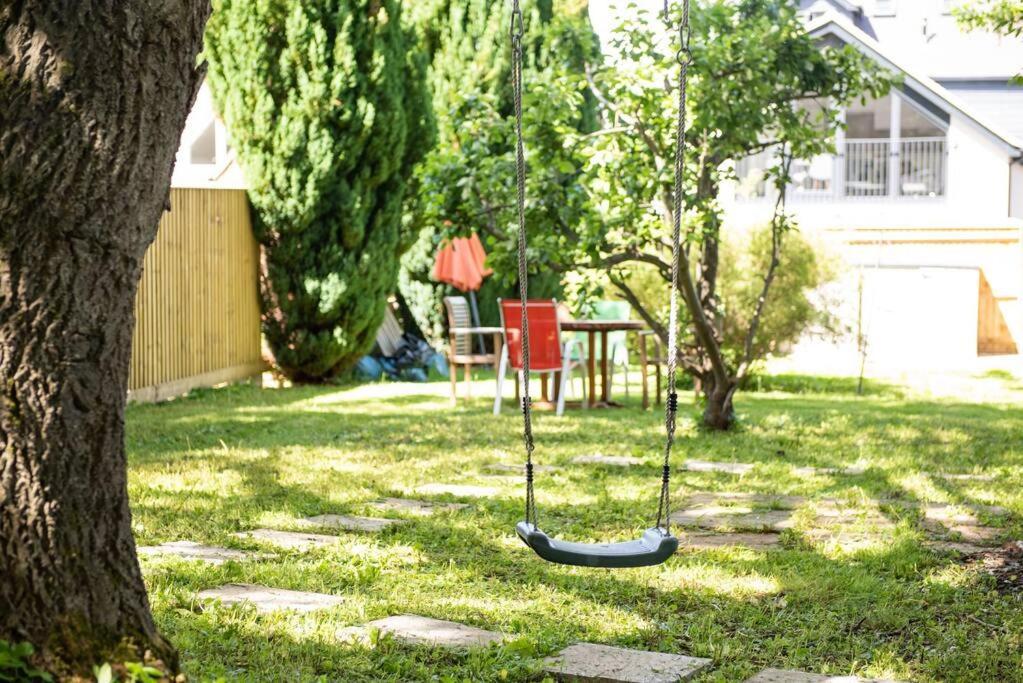 Walnut Flats-F2, 3-Bedroom With Garden & Patio - Ac, Parking, Netflix, Wifi - Close To Oxford, Bicester & Blenheim Palace Экстерьер фото